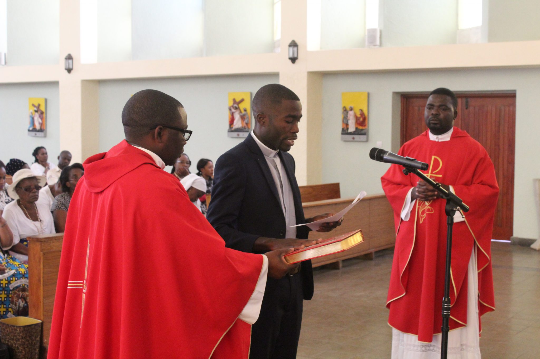 Deacons- to- be take oaths- [ in pictures]