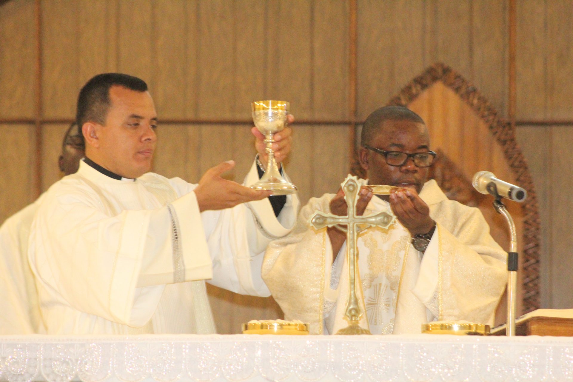 CHRISTMAS VIGIL MASS AT THE CATHEDRAL OF CHRIST THE KING